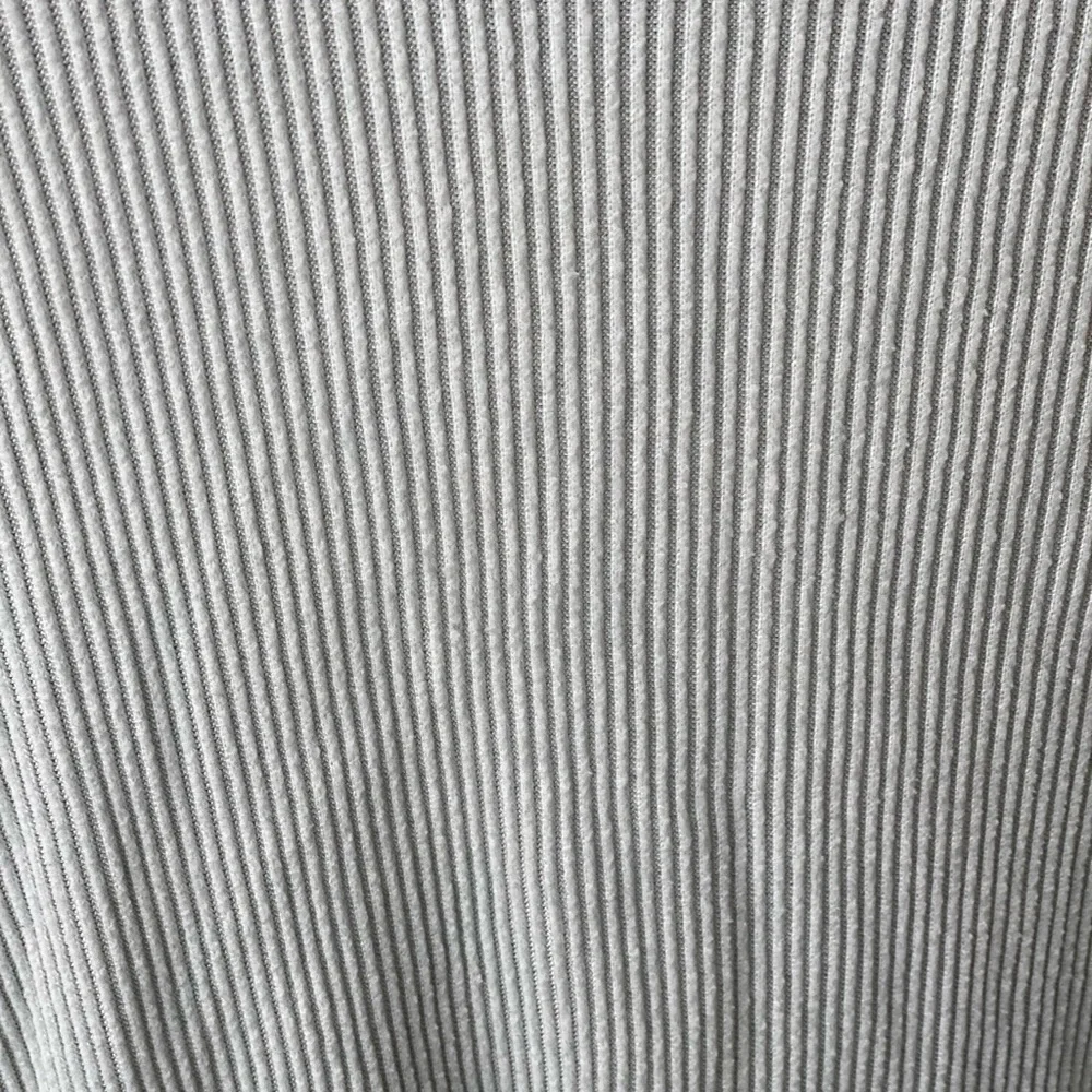 SO gray top - Picture 2 of 2